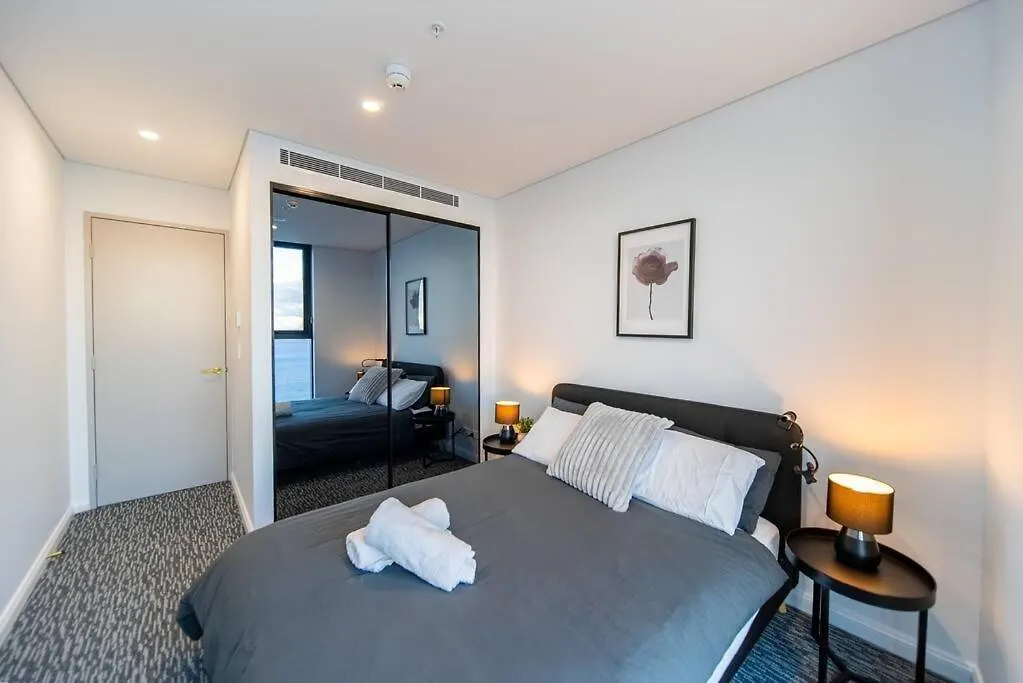 Sea Fever - Lv 65 Skyhome On Ocean Meriton Gold Coast Apartment