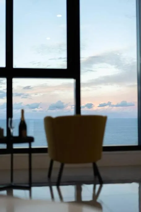 Sea Fever - Lv 65 Skyhome On Ocean Meriton Gold Coast Apartment