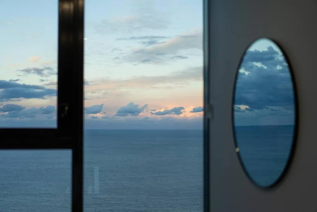 Sea Fever - Lv 65 Skyhome On Ocean Meriton Gold Coast 0*,  Australia